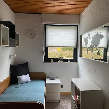 Holiday home In Tossens Mit Moeblierter Terrasse Butjadingen