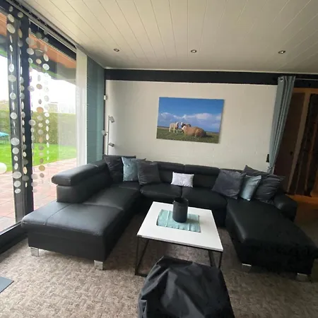 In Tossens Mit Moeblierter Terrasse Holiday home Butjadingen