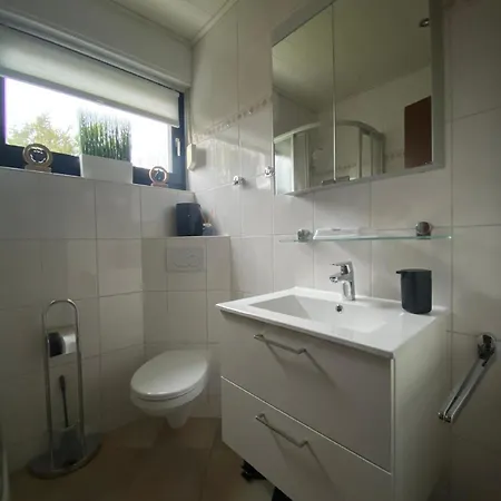 In Tossens Mit Moeblierter Terrasse Holiday home Butjadingen
