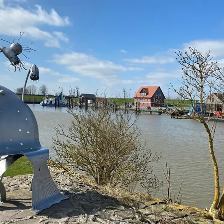 Holiday home In Tossens Mit Moeblierter Terrasse Butjadingen