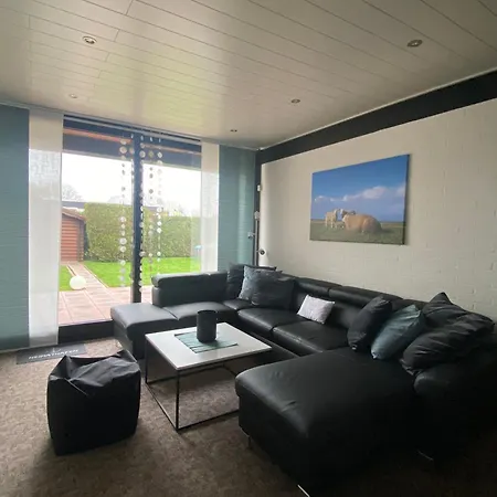 In Tossens Mit Moeblierter Terrasse Holiday home *